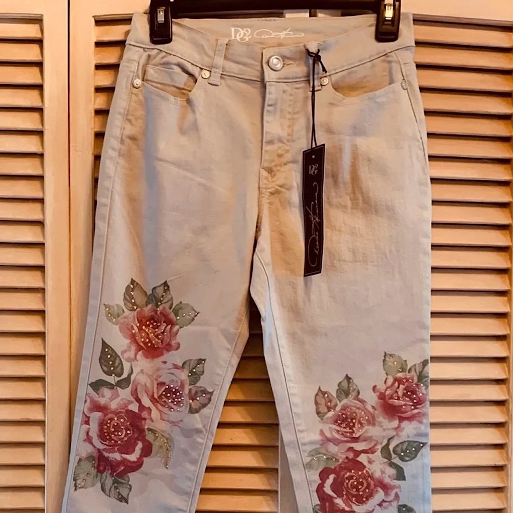 NWT, DG2, 2P, Diane Gilman Classic Stretch Embellished Skinny Jeans